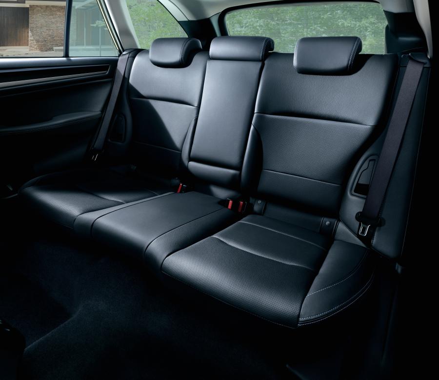 Интерьер Subaru Legacy Outback 2017 года  (фото 6 из 9)